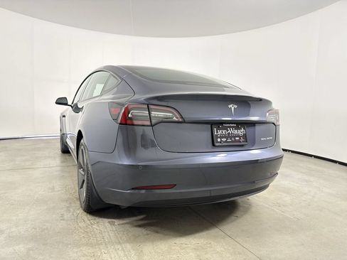 Used 2022 Tesla Model 3 Long Range AWD/4WD image 19