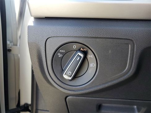 Used 2021 Volkswagen Atlas SE w/ Panoramic Sunroof Package image 28