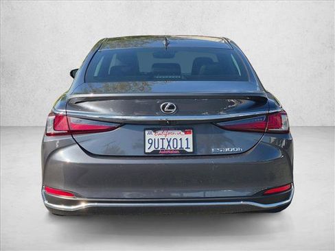 Used 2025 Lexus ES 300h w/ Premium Package FWD image 6