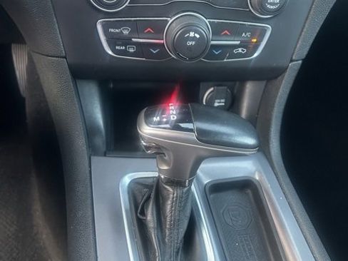 Used 2020 Dodge Charger SXT w/ Leather Interior Group image 13