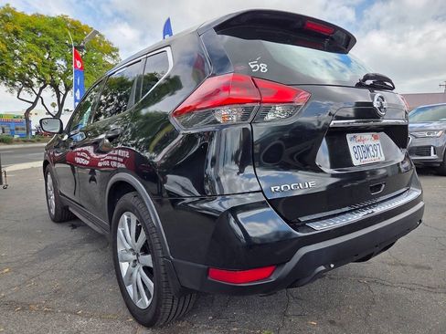 Used 2018 Nissan Rogue S FWD image 23