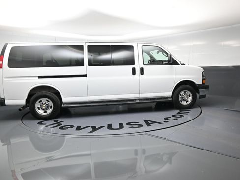 Used 2025 Chevrolet Express 3500 LT w/ LT Preferred Equipment Group RWD image 10
