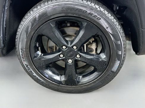 Used 2022 Jeep Grand Cherokee L Limited w/ Black Appearance Package image 33