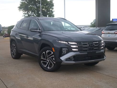New 2026 Hyundai Tucson Limited AWD/4WD image 2