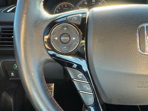 Used 2017 Honda Accord Sport Special Edition image 12