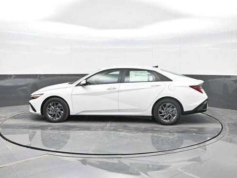 New 2026 Hyundai Elantra Blue image 5