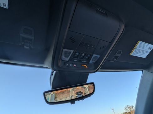 Used 2024 Cadillac XT4 Sport image 29