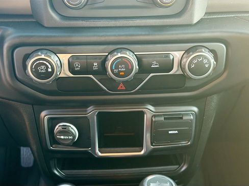 Used 2021 Jeep Wrangler Unlimited Sport image 28