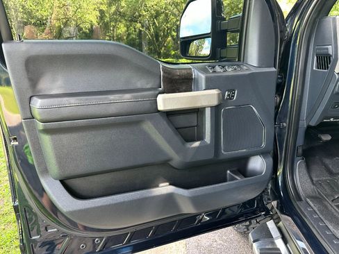 Used 2022 Ford F250 Lariat w/ Lariat Ultimate Package AWD/4WD image 9