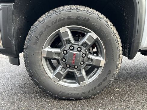 New 2026 GMC Sierra 3500 SLT image 10