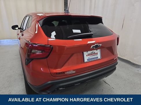 Used 2024 Chevrolet Trax RS w/ Driver Confidence Package FWD image 40