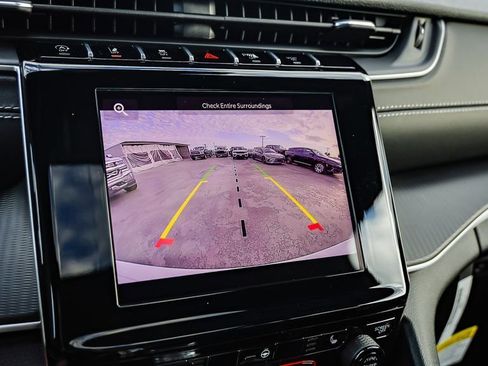 New 2025 Jeep Grand Cherokee Laredo X w/ Luxury Tech Group I image 25