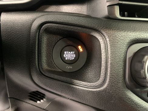 Used 2024 Jeep Wrangler Unlimited w/ Convenience Group AWD/4WD image 17