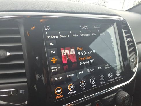 Used 2022 Jeep Grand Cherokee Laredo E image 23