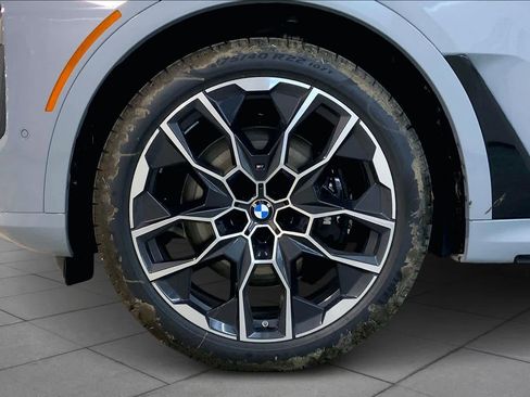 New 2026 BMW X7 xDrive40i w/ M Sport Package image 11