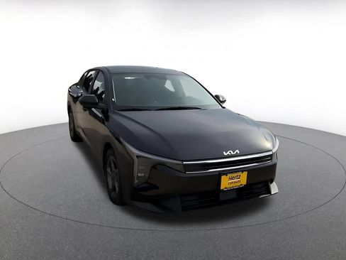 Used 2026 Kia K4 FWD image 3