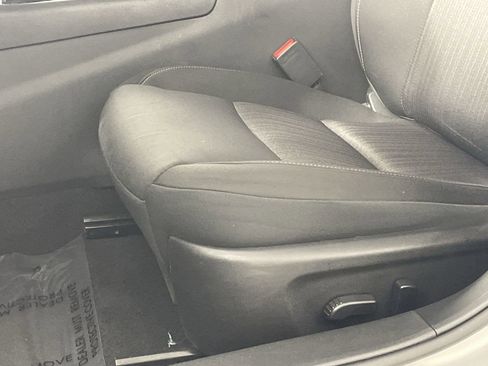 Used 2024 Nissan Altima 2.5 SV image 18