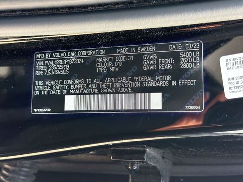 Certified 2023 Volvo XC60 B5 Plus AWD/4WD image 19