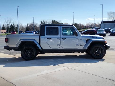 Used 2021 Jeep Gladiator Sport AWD/4WD image 17