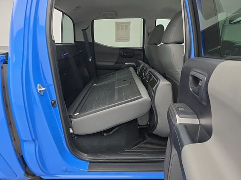 Used 2020 Toyota Tacoma SR5 image 40