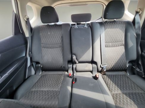 Used 2019 Nissan Rogue S image 12