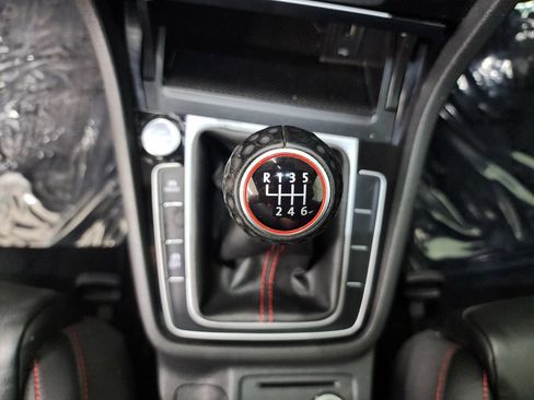 Used 2020 Volkswagen GTI SE FWD image 20