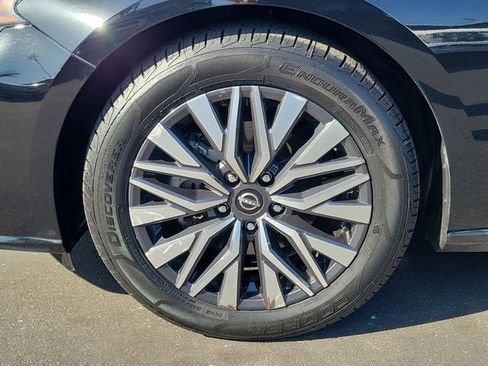 Used 2024 Nissan Altima 2.5 SV image 24