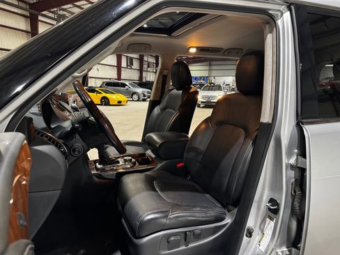 Used 2018 INFINITI QX80 4WD w/ Driver Assistance Package image 17