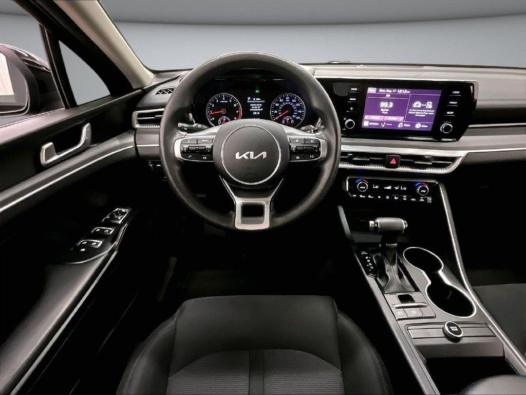 Used 2022 Kia K5 LXS FWD image 8