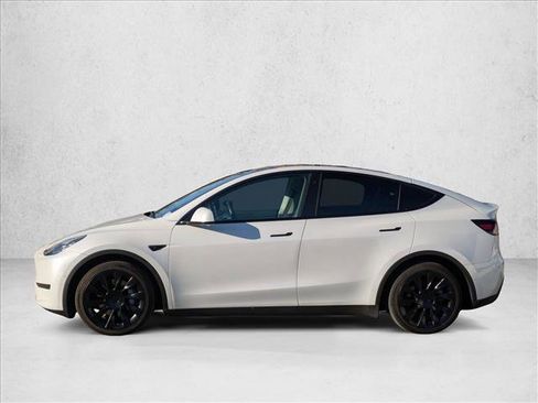 Used 2021 Tesla Model Y Long Range image 8