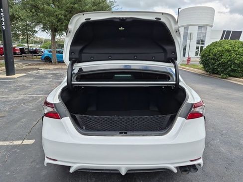 Used 2022 Toyota Camry SE FWD image 6