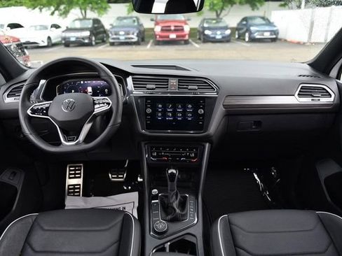 Certified 2024 Volkswagen Tiguan SEL R-Line AWD/4WD image 7