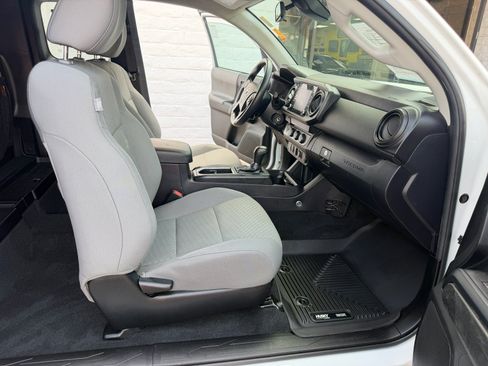 Used 2022 Toyota Tacoma SR RWD image 16