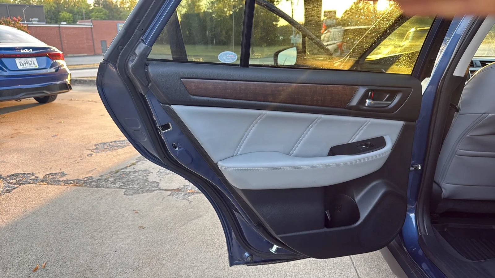 Used 2019 Subaru Outback 2.5i Limited AWD/4WD image 10