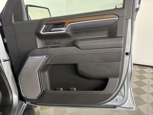 Used 2025 Chevrolet Silverado 1500 High Country w/ Technology Package image 27