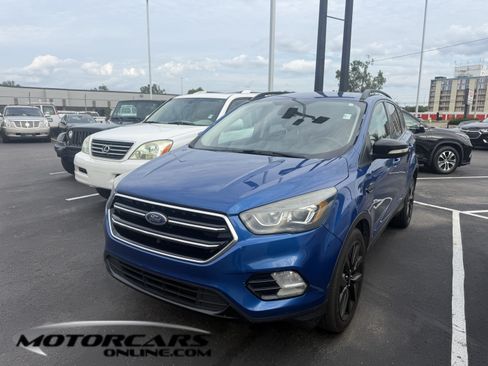 Used 2017 Ford Escape Titanium w/ Canadian Touring Package AWD/4WD image 1