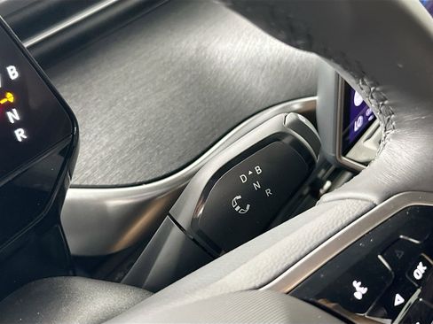 New 2025 Volkswagen ID. Buzz Pro S image 18