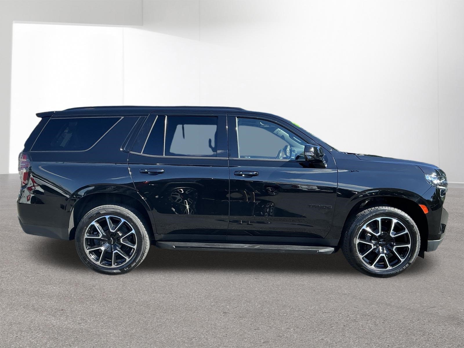 Used 2021 Chevrolet Tahoe RST w/ Luxury Package AWD/4WD image 2