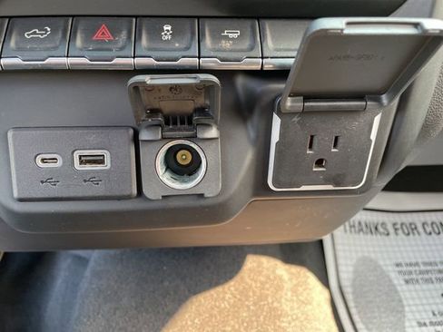 Used 2022 Chevrolet Silverado 1500 Custom image 23