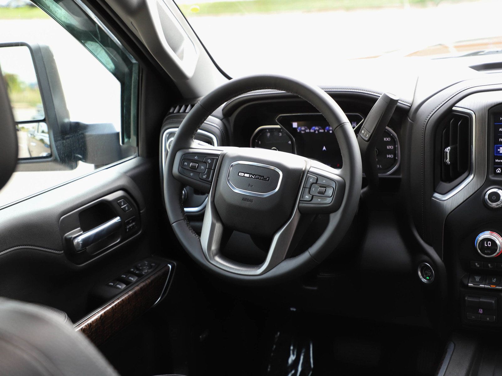 Used 2023 GMC Sierra 3500 Denali w/ Denali Black Diamond Edition AWD/4WD image 14