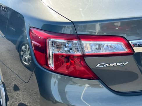 Used 2014 Toyota Camry XLE w/ Convenience Package FWD image 20