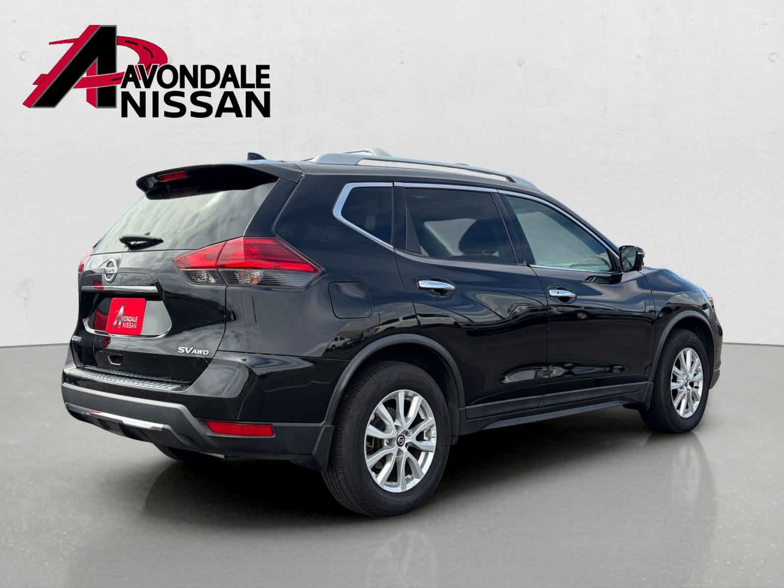 Used 2017 Nissan Rogue SV AWD/4WD image 4