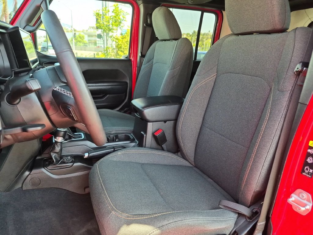 Used 2025 Jeep Wrangler Unlimited Sport AWD/4WD image 25