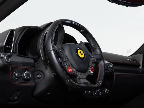 Used 2013 Ferrari 458 Italia Coupe RWD image 5