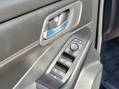 Used 2024 Nissan Rogue SV w/ SV Premium Package image 15