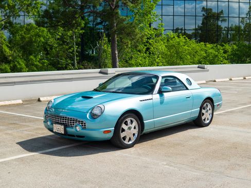 Used 2002 Ford Thunderbird RWD image 2