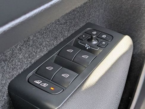 Certified 2023 Volvo C40 P8 Recharge Plus image 31