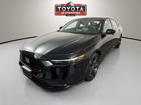 Used 2024 Honda Accord Sport image 3