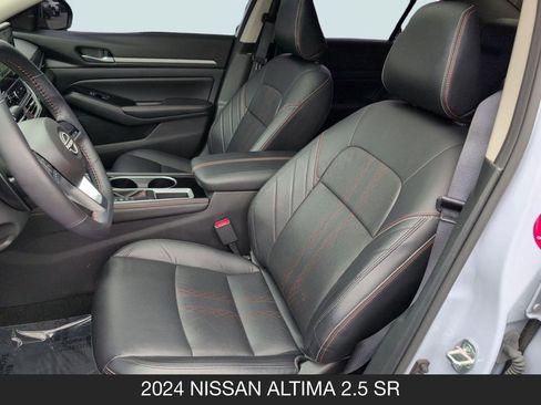 Used 2024 Nissan Altima 2.5 SR w/ SR Premium Package FWD image 14