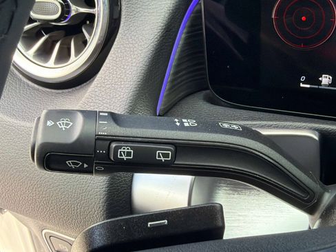 Used 2026 Mercedes-Benz GLB 250 GLB 250 image 53